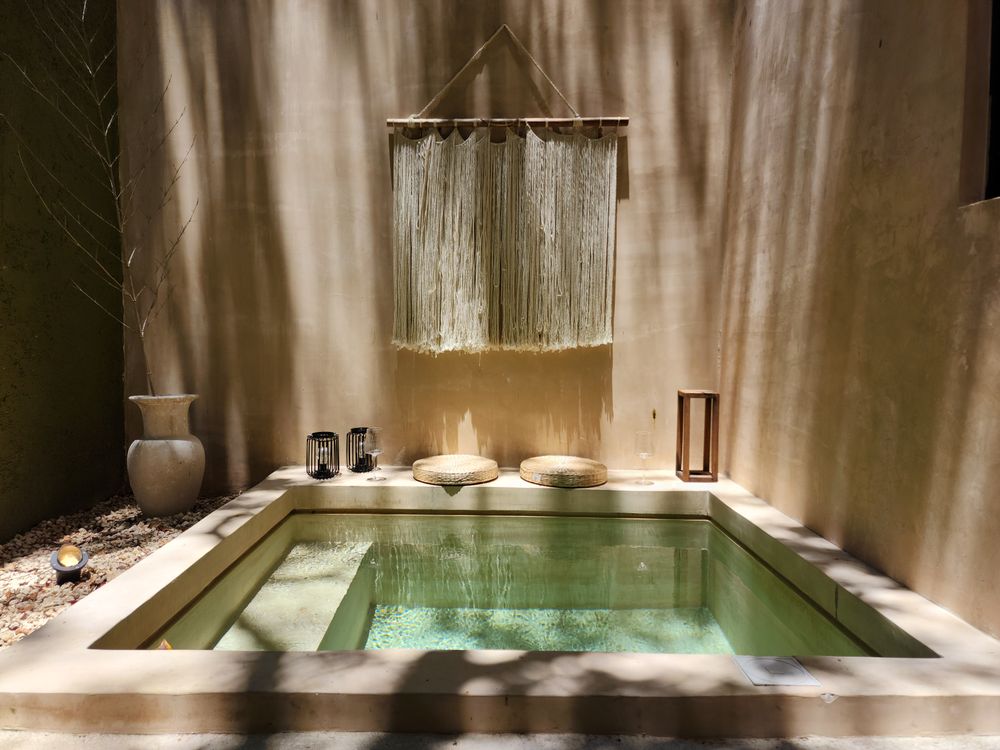 Cabine de soin Zenna Spa Paris — espace lumineux et apaisant